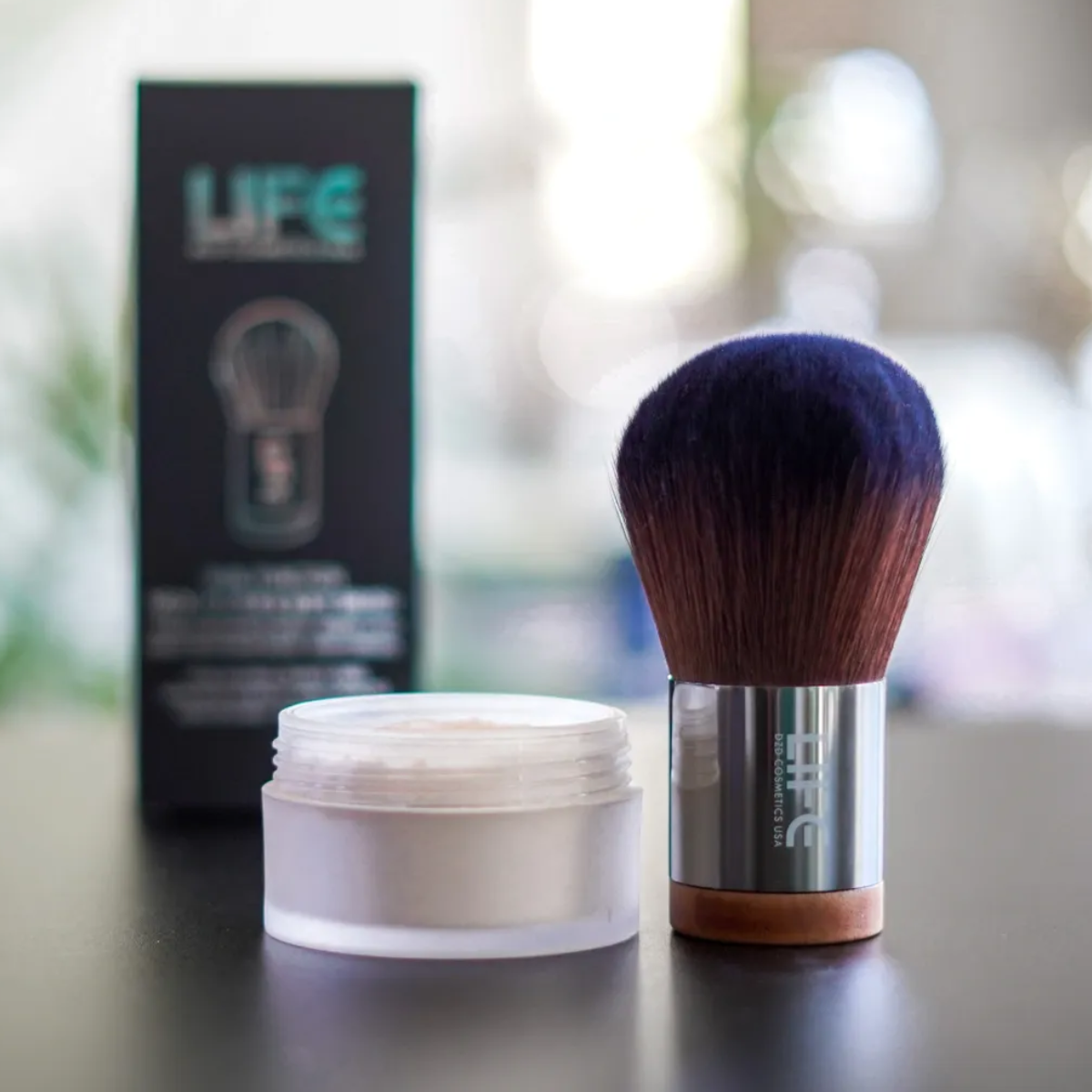 LC81 Kabuki Neck & Body Brush